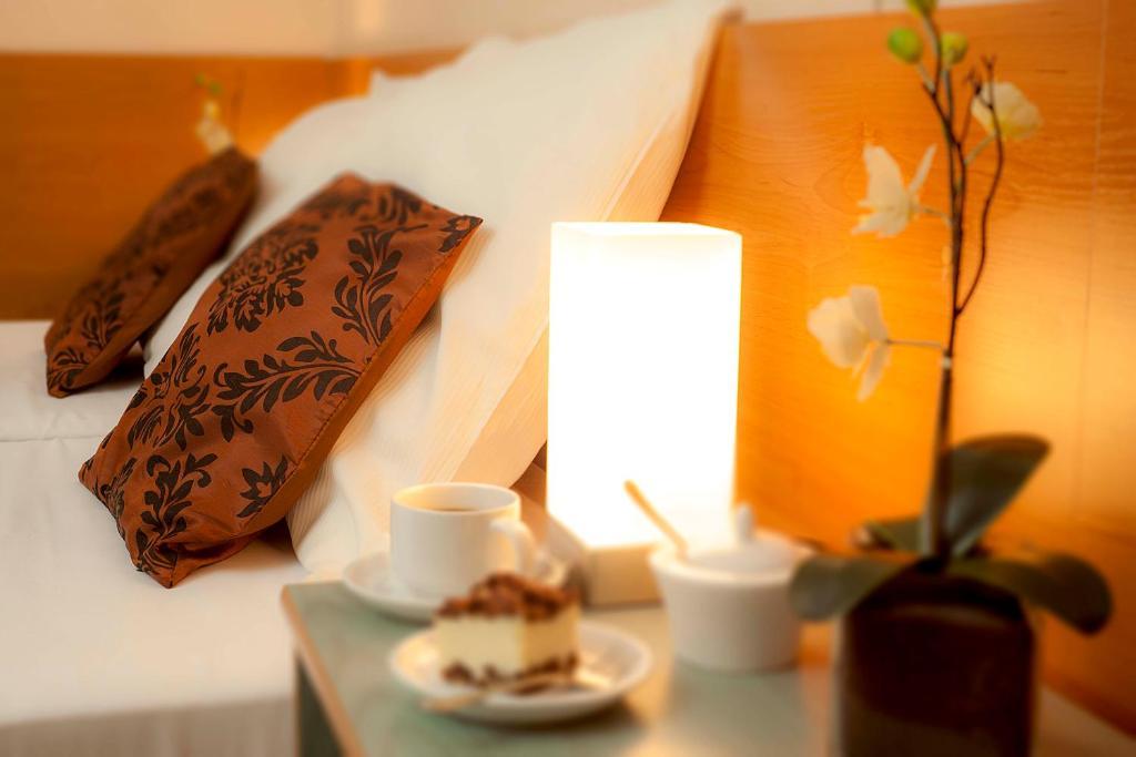 Hotel Wyzsza Brama Centrum Cieszyn  Szoba fotó