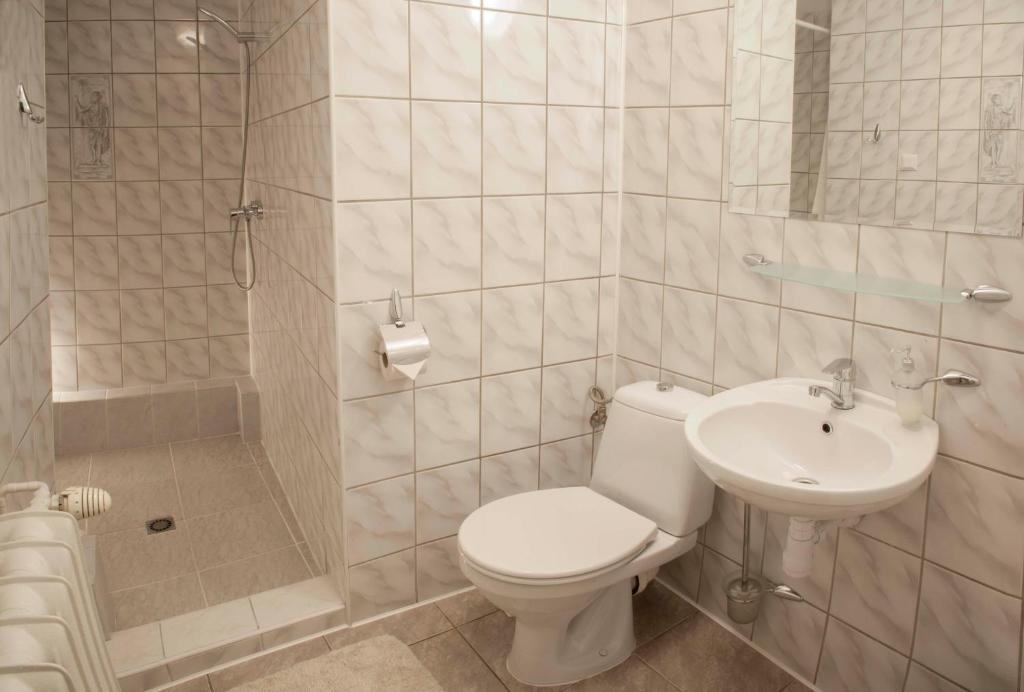 Hotel Wyzsza Brama Centrum Cieszyn  Szoba fotó